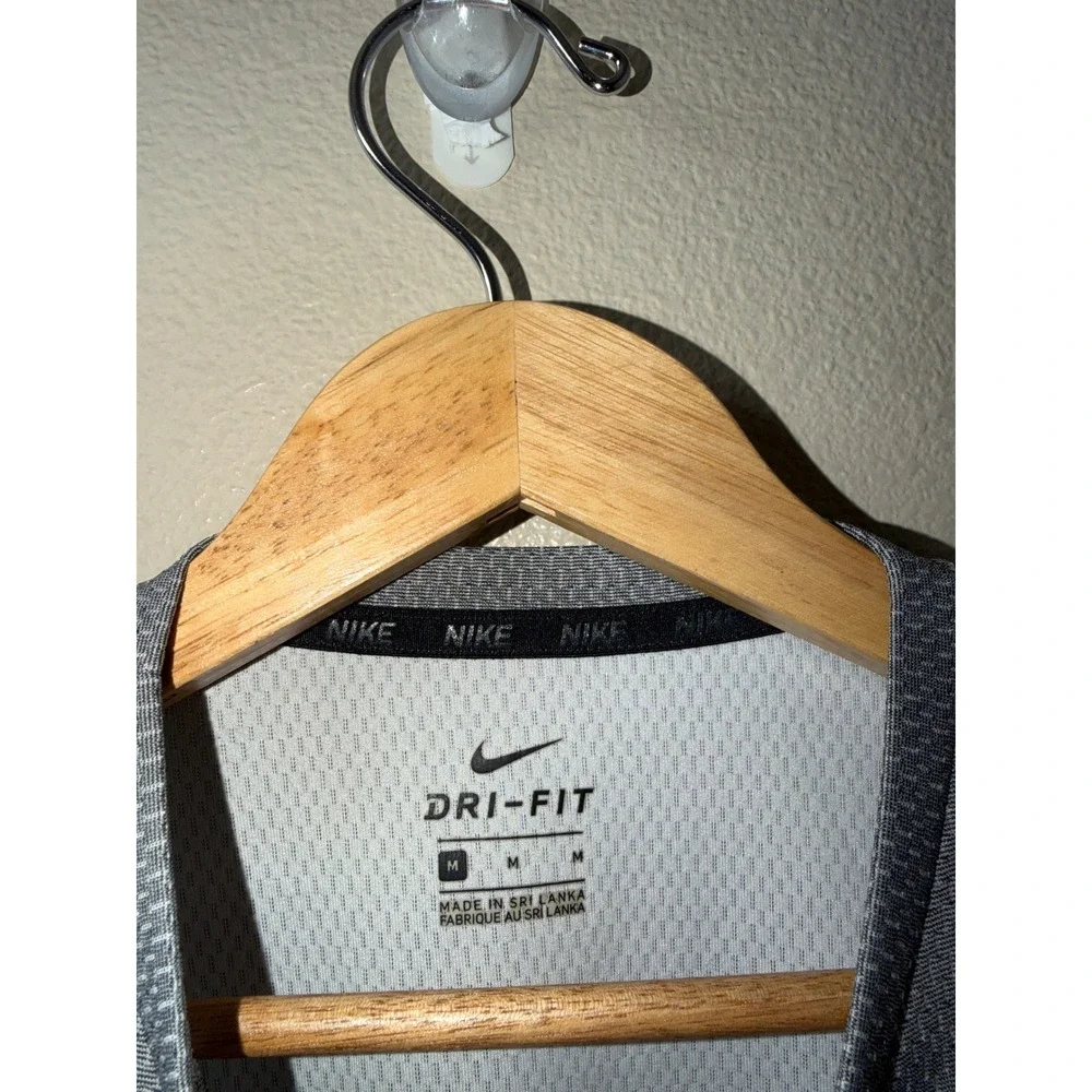 Boys Nike Drifit Shirt Size Medium